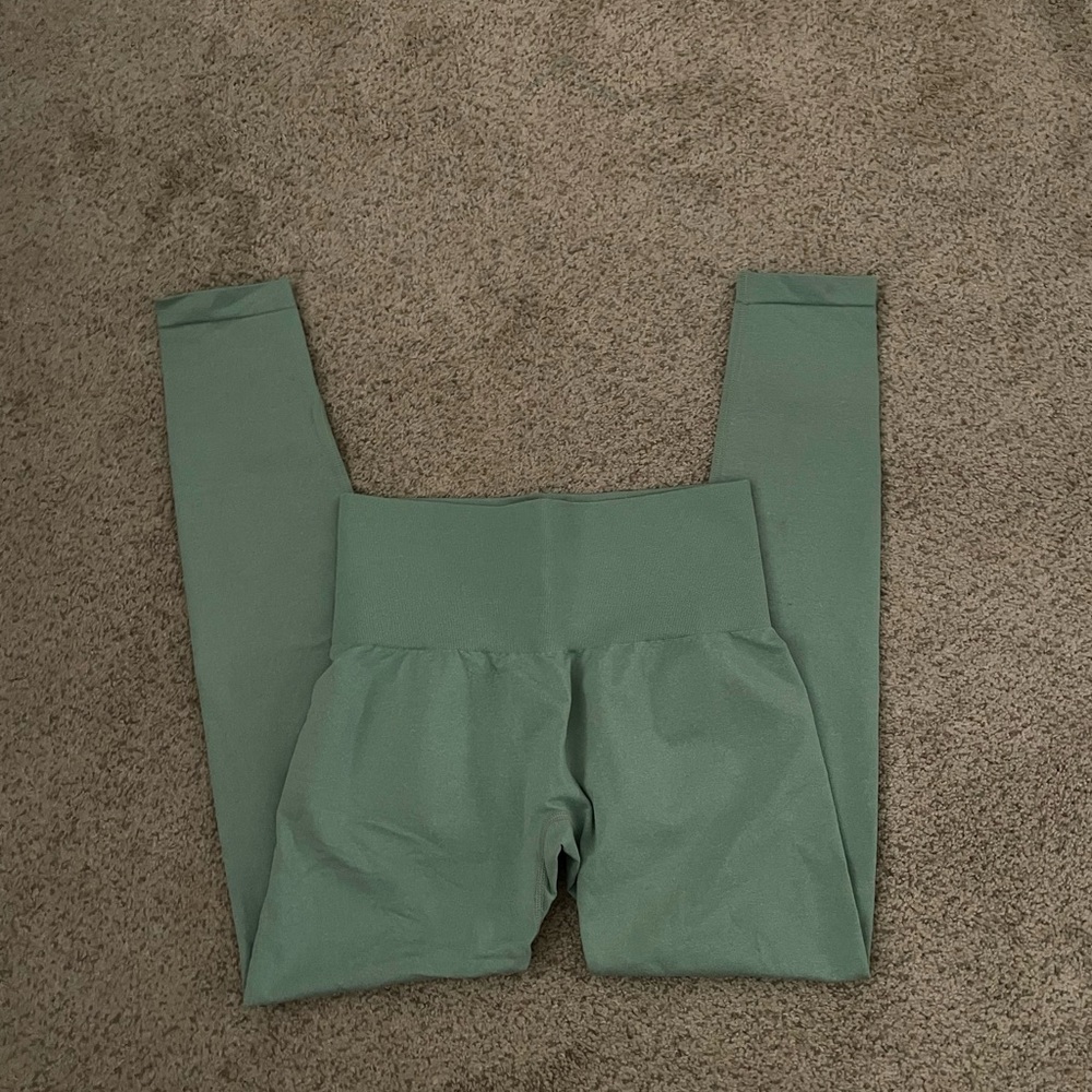 NVGTN Women's Green Leggings
